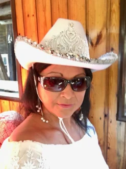 Cowboyhat Hvid med Tiara