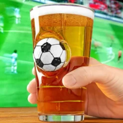 Ølglas med Fodbold