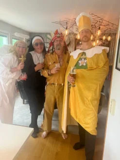Ølkonge Kostume