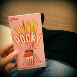 Pocky Strawberry