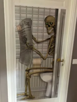 Skelet på Toilet Dørdekoration