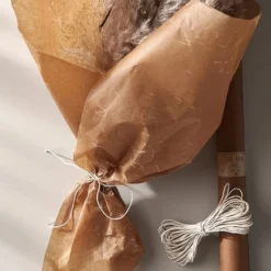 Vokset kraftpapir på rulle